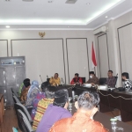 BPD dan Perangkat Desa Cengkrong saat audiensi dengan Komisi I DPRD Kabupaten Pasuruan.