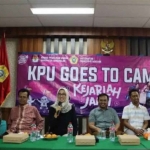 Kabid Pengelolaan Informasi, Administrasi, dan Kependudukan Dispendukcapil Bangkalan, Binti Solikhah, saat memberi sambutan.