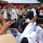 Emil Dardak ketika memberi rahan pada pendukungnya.