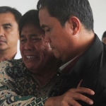 Musa Zainuddin menangis setelah mendengar putusan majelis hakim di Gedung Tindak Pidana Korupsi, Jakarta Pusat, 15 November 2017. Musa divonis majelis hakim 9 tahun penjara dan denda sebesar Rp 500 juta subsider 3 bulan. Tempo/Naufal Dwihimawan Adjiditho