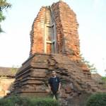 RITUAL - Candi sumur juga kerap dijadikan tempat untuk persembahyangan. foto: satria muhlis/BANGSAONLINE