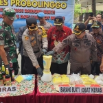 Pemusnahan barang bukti berupa okerbaya dilakukan dengan cara diblender.