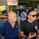Wali Kota Malang, Wahyu Hidayat (kanan) saat menyampaikan keterangan