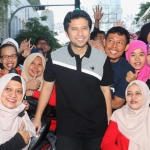 Wagub Jatim, Emil Elestianto Dardak hadir dalam peringatan Hari Bahasa Isyarat Internasional (HBI) tahun 2019 yang diadakan oleh komunitas dan rekan-rekan berketerbatasan mendengar di Surabaya. foto: ist