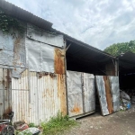 Gudang rongsokan yang digerebek polisi di Sidoarjo.