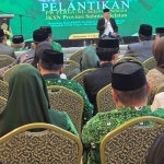 Prof Dr KH Asep Saifuddin Chalim saat menyampaikan taushiyah dalam acara pelantikan Pengurus Wilayah Persatuan Guru Nahdlatul Ulama (Pergunu) dan Jaringan Kiai Santri Nasional Sulawesi Selatan (JKSN) Sulawesi Selatan (Sulsel) di Kantor Wilayah Kementerian Agama Sulsel, Kamis (5/2/2026). Foto: M. Mas