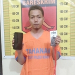 Tersangka pencuri speaker diamankan di Mapolsek Wonoayu.