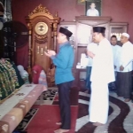 Gus Ipul membaca tahlil bersama putra Ra Lilur, Ra Bil Ali.