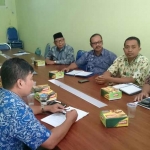 Pengurus FKUB Tuban sedang menggelar rapat.