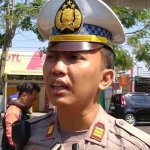 Kasatlantas Polres Kediri Kota, AKP Prasetya Yana Wisesa saat memberi keterangan kepada wartawan.