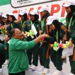 Tim arung jeram putri Kota Batu yang meraih medali emas di Porprov Jatim