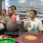 Kapolda Jatim Irjen Pol Luki Hermawan merilis hasil ungkap kasus terhadap gembong narkoba Yoyok Priyanto CS dengan barang bukti narkoba jenis sabu 11,5 kg.