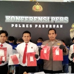 Ungkap kasus peredaran narkoba yang berlangsung di Mapolres Pasuruan.