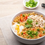 Efek Samping Makan Mi Dicampur Nasi, Simak Penjelasannya Menurut Ahli Gizi. Foto: Ist