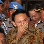 Basuki Tjahaja Purnama (Ahok) akan mulai menjalani sidang kasus penistaan agama pada Selasa 13 Desember. foto: ANTARA