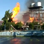 Kebakaran hebat sehingga menimbulkan ledakan di pabrik bioethanol PT Enero di Gedek, Mojokerto. 