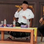 Prof Dr KH Asep Saifuddin Chalim, MA dan Prof Masdar Hilmy, Ph.D dalam seminar nasional bertajuk Menguatkan Moderasi Beragama di Tengah Dinamika Sosial Tantangan Era Digital di Pendopo Kabupaten Jombang, Senin (20/10/2025). Foto: bangsaonline