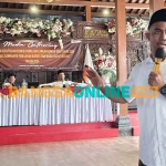 Komisioner KPU Kabupaten Kediri, Eka Septiawan Ferydyanto, saat menyampaikan paparan. Foto: MUJI HARJITA/BANGSAONLINE