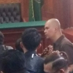 Ahmad Dhani saat mengikuti sidang. foto: ANATASIA/ BANGSAONLINE