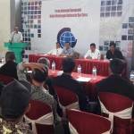 Anggota Komisi VII DPR RI, H Nasirul Falah Amru (tengah) ketika seminar informasi geospasial di Desa Kedungpring Balongpanggang. foto: syuhud/BANGSAONLINE