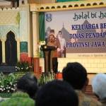 Pakde Karwo Sampaikan Sambutannya Pada Acara Halal bi Halal Keluarga Besar DIPENDA Prov Jatim.JPG