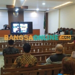 Sidang lanjutan dalam dugaan penggelapan cincin kawin di Pengadilan Negeri Jombang. Foto: AAN AMRULLOH/BANGSAONLINE
