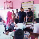 Komisi III DPRD Kota Mojokerto saat sidak siswa inklusi.