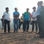 Wabup Sudjarno saat mengunjungi Gunung Gede yang akan digelar kejuaraan paralayang.