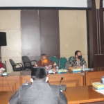 Rapat Pansus Covid-19 DPRD Pasuruan dengan Disperindag dan Dinkop UM mengevaluasi program pengadaan 2,5 juta masker, beberapa waktu lalu.