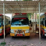Sejumlah ambulans yang disiapkan Dinkes Jember pada Tajemtra 2025. 
