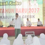 Wabup Qosim saat memberikan sambutan sebelum istighotsah kubro dimulai. foto: SYUHUD/ BANGSAONLINE