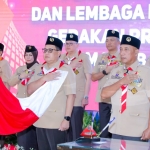 Adhy Karyono saat dikukuhkan sebagai Ketua Mabida Gerakan Pramuka Jatim periode 2024-2025. 