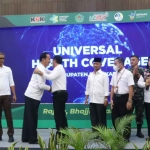 Bupati Pamekasan, Baddrut Tamam saat melaunching Universal Health Coverage (UHC) yang bertempat di Hotel Azana, Senin (26/12/2022). 