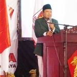 Bacabup petahana Irsyad Yusuf, sedang menyampaikan visi dan misi dihadapan ratusan kader Gerindra di Pandaan, Minggu (26/11).