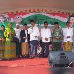 Para tokoh Krembangan dalam Upacara Hari Santri Nasional (HSN) di Lapanan Colombo, Surabaya, Sabtu (26/10/2019). foto: IST/ BANGSAONLINE.com