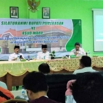 Bupati dan Wakil Bupati Pamekasan saat mengunjungi RSUD Waru.