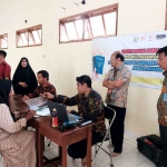 Pelayanan keimigrasikan di Pulau Bawean, Gresik. Foto: Humas Kemenkumham Jatim