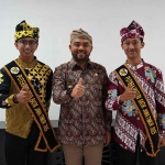 Wawali Kota Batu, Heli Suyanto, saat foto bersama perwakilan Kota Batu.
