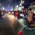 Suporter ikut berbela sungkawa karena pentolan bonek yang ditahan di Rutan Medaeng meninggal dunia karena sakit.