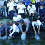 Berbagai upaya dilakukan Pemkab Banyuwangi untuk menjaga ekosistem sungainya. Salah satunya dengan menggelar Festival Susur Sungai yang diadakan rutin tiap bulan secara bergantian di sejumlah aliran sungai. (foto: ist)