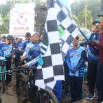 Ribuan santri peserta gowes ultah (Mumtaz Miad) ponpes Genggong, Kabupaten Probolinggo saat diberangkatkan.