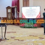 Pj Gubernur Jatim, Adhy Karyono, mengambil sumpah jabatan dan melantik Eddy Supriyanto sebagai Pj Wali Kota Madiun. Foto: DEVI FITRI AFRIYANTI/BANGSAONLINE