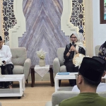 Prof Dr KH Asep Saifuddin Chalim, MA bersama Prof Dr Cita Rosita Sigit Prakoeswa dan  Prof Dr Dyah Sawitri dalam acara membahas persiapan pembukaan prodi umum dan kedokteran Universitas KH Abdul Chalim di kantor JKSN Jalan Siwalankerto Utara Surabaya, Rabu (18/3/2026). Foto: M Mas