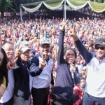 Gus Ipul saat menghadiri peringatan Hari Ulang Tahun (HUT) Serikat Pekerja Seluruh Indonesia Ke 45 tahun dan Hari Pekerja Indonesia Tahun 2018, di lapangan parkir timur GOR Delta Sidoarjo, Minggu (1/4).