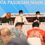 Wali Kota dan Wakil Wali Kota Pasuruan Gus Ipul-Mas Adi saat pengajian rutin khusus bapak-bapak.