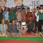 Ketua DPW PBB (pakai kacamata) hadir dan pimpin langsung acara deklarsi dukungan kepada paslon Ra Hamid-Ra Fadil. foto: hadi prayitno/BANGSAONLINE