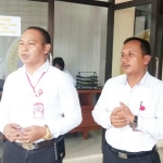 Kasatreskrim AKP Maryoko didampingi Kanit Reskrim Ipda Triyono saat memberikan keterangan terkait Posko Pengaduan kasus investasi bodong berkedok bisnis sapi perah.