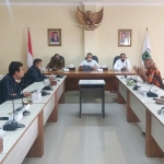 Komisi B DPRD Kota Batu saat menggelar Hearing bersama MPC PP Kota Batu dan LBH 19.III Malang, terkait KSP yang dinilai meresahkan masyarakat.