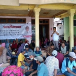 Sosialisasi waspada pinjol ilegal yang digelar Indah Kurnia bersama OJK di Desa Kandangan, Kecamatan Krembung, Sidoarjo. Foto: Ist