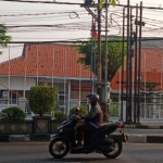 Kantor KPU Gresik, di Jalan Dr Wahidin SH, Kebomas. FOTO: SYUHUD/BANGSAONLINE.